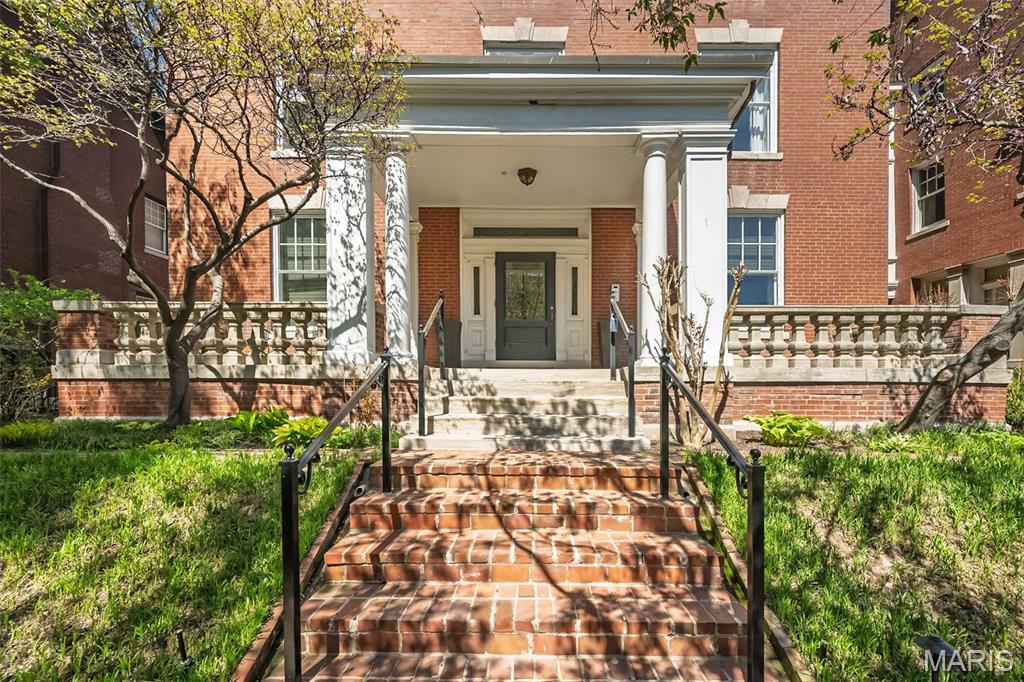 55 Maryland Plaza Unit: 2E