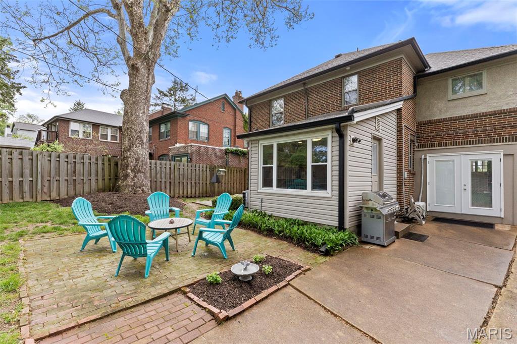 7567 Stanford Avenue