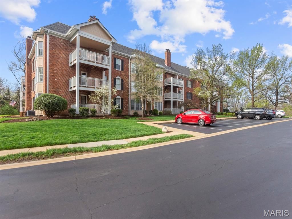 207 Ambridge Court Unit: 101