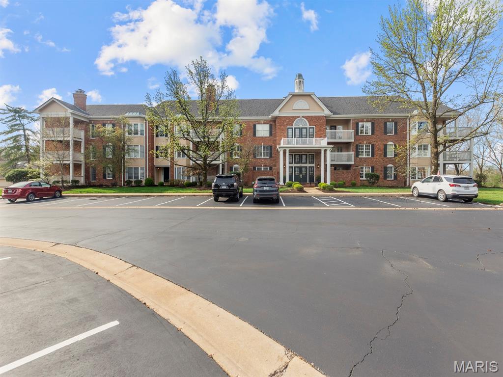 207 Ambridge Court Unit: 101