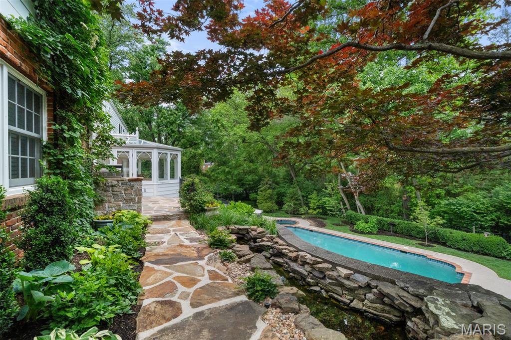 33 Gouvenor Lane