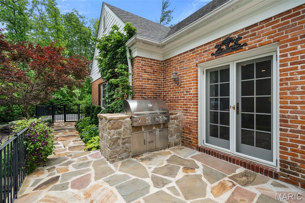33 Gouvenor Lane