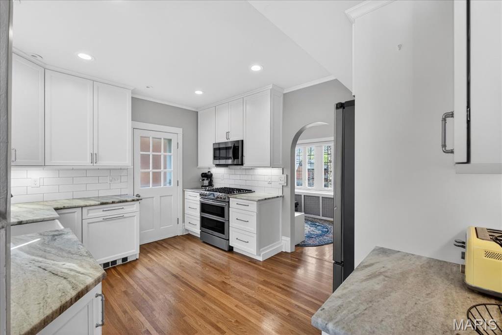 7487 Kingsbury Boulevard