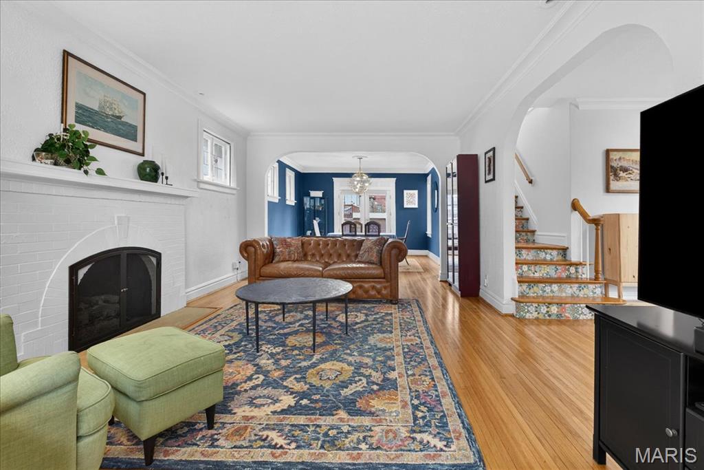 7487 Kingsbury Boulevard