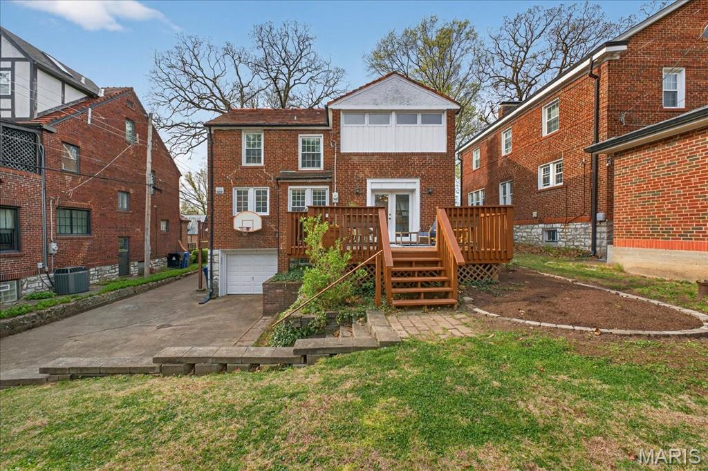 7487 Kingsbury Boulevard