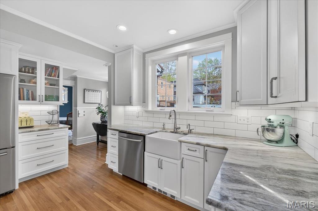 7487 Kingsbury Boulevard