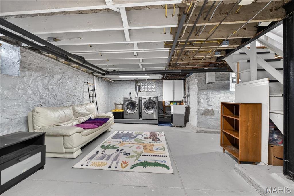 7487 Kingsbury Boulevard