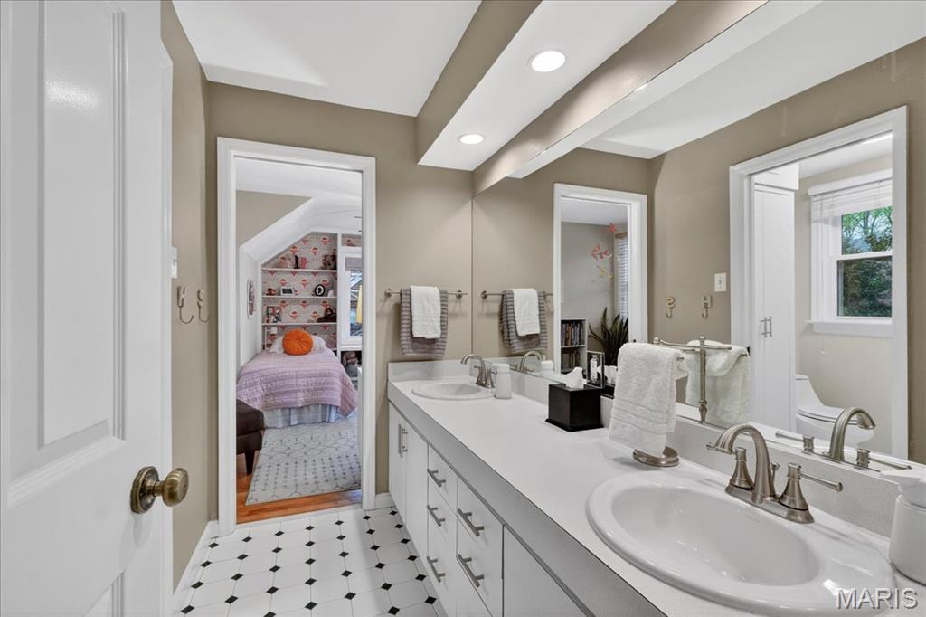 8104 Stratford Drive