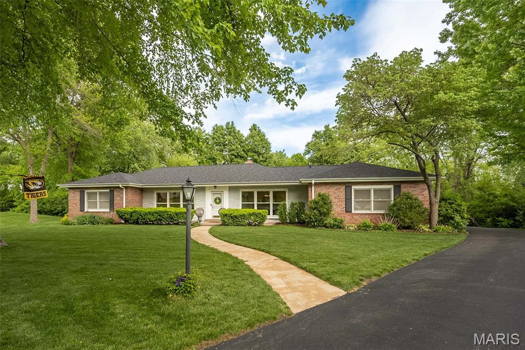 7 Kingston Manor Drive