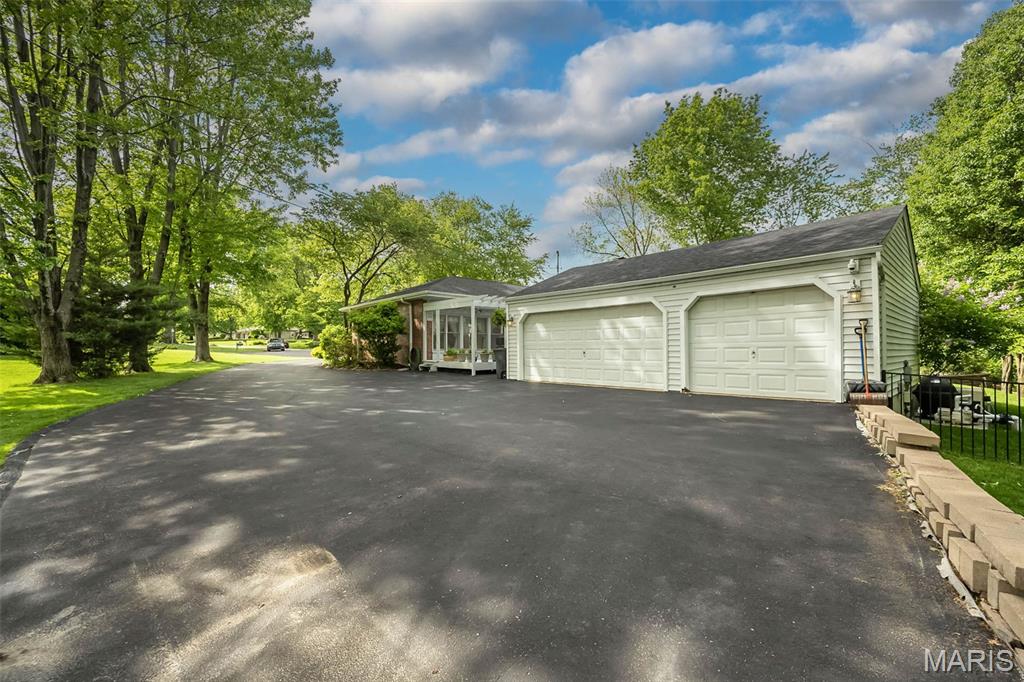 7 Kingston Manor Drive