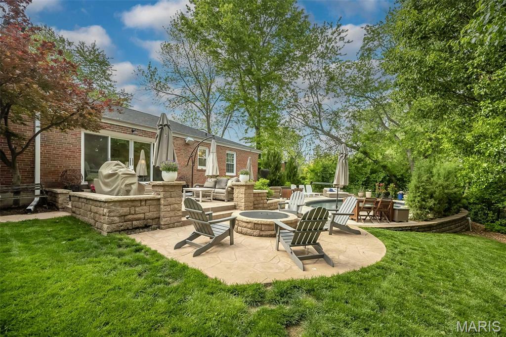 7 Kingston Manor Drive