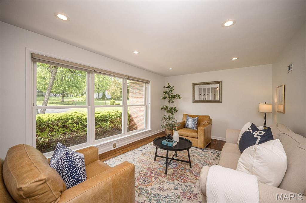 7 Kingston Manor Drive