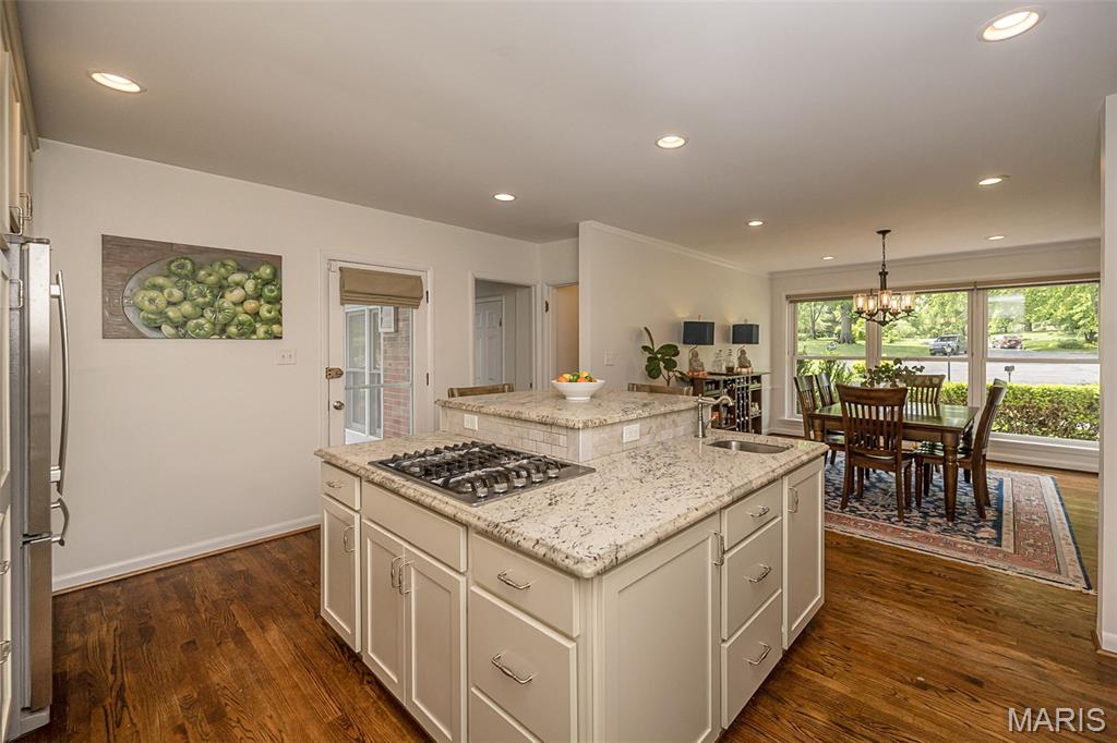 7 Kingston Manor Drive