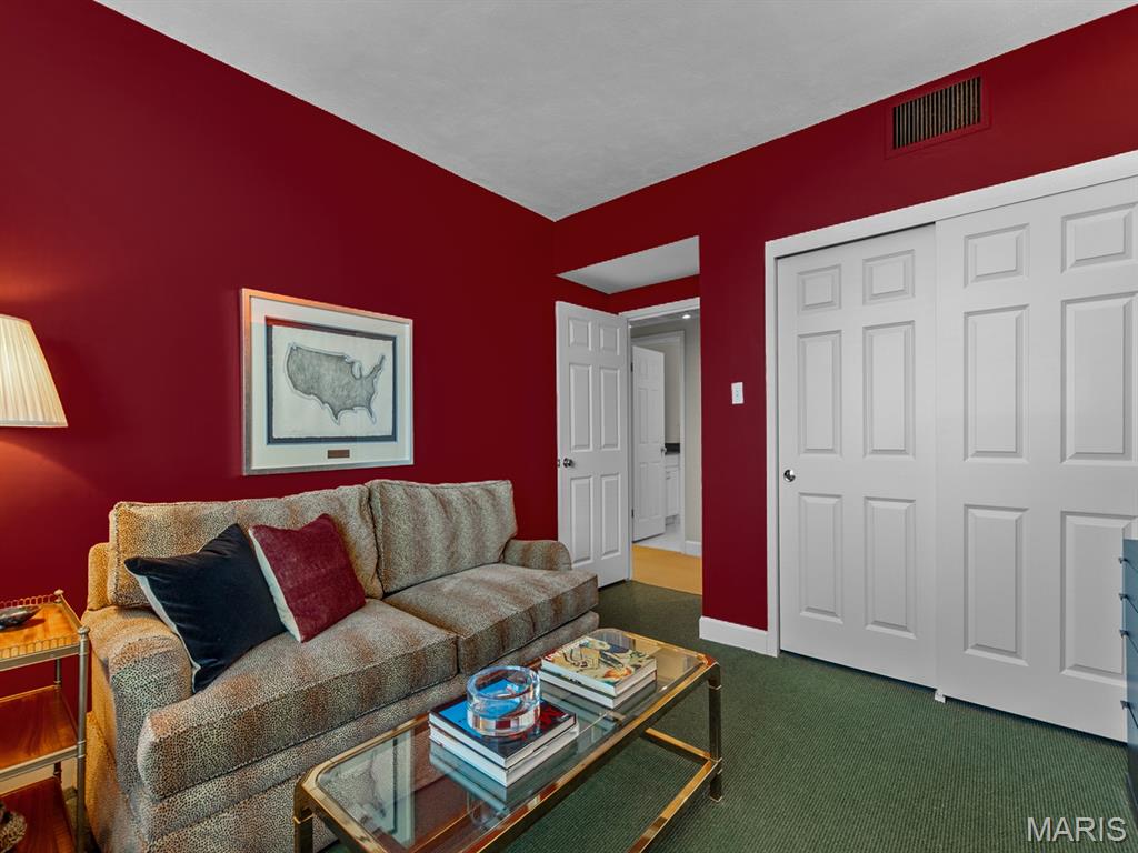 200 S Brentwood Boulevard Unit: 13A