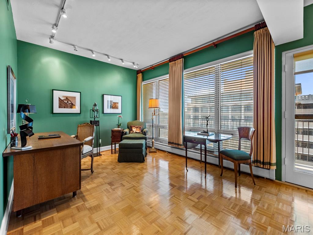 200 S Brentwood Boulevard Unit: 13A