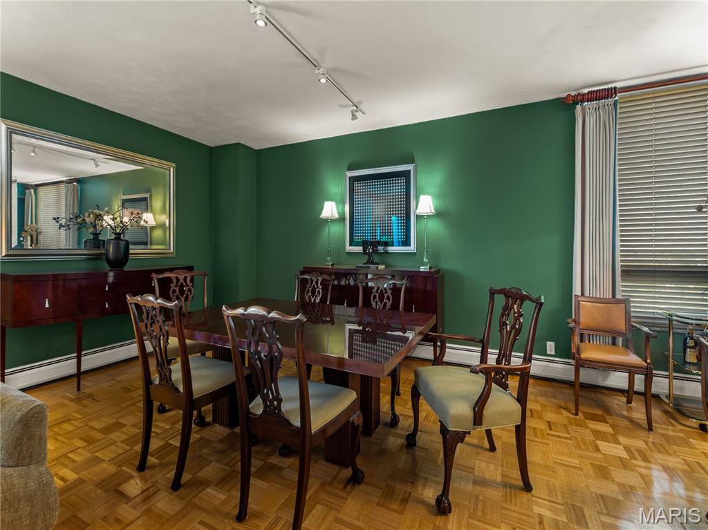 200 S Brentwood Boulevard Unit: 13A