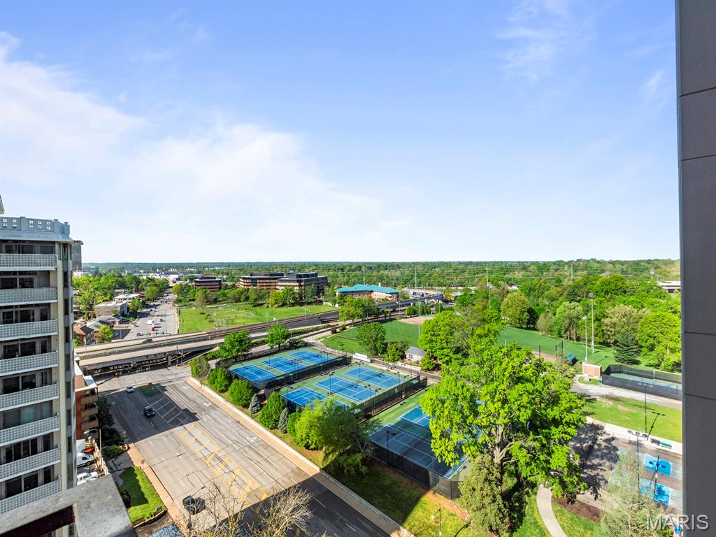 200 S Brentwood Boulevard Unit: 13A