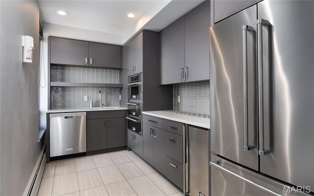 200 S Brentwood Boulevard Unit: 13A