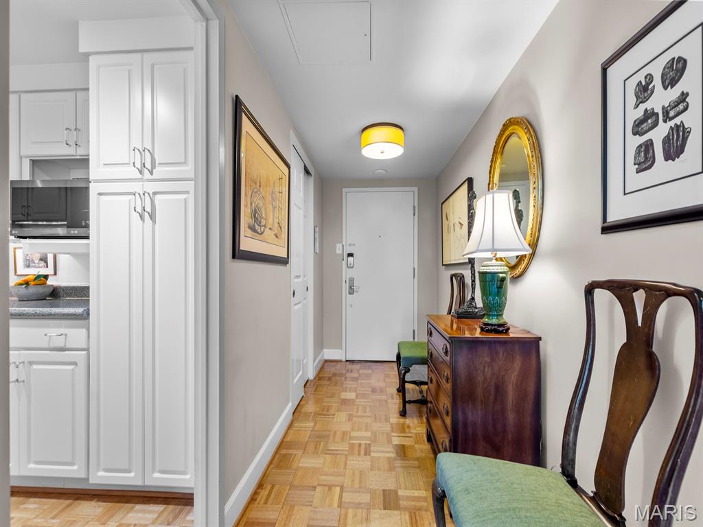 200 S Brentwood Boulevard Unit: 13A