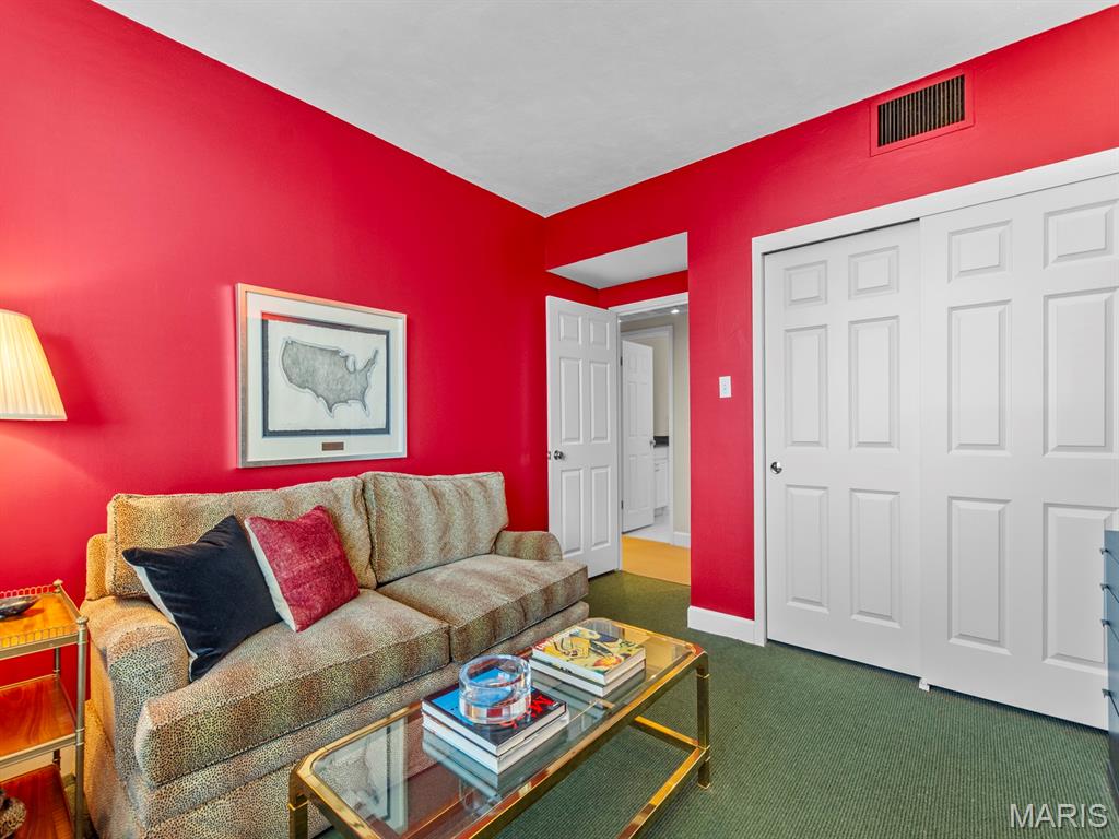 200 S Brentwood Boulevard Unit: 13A