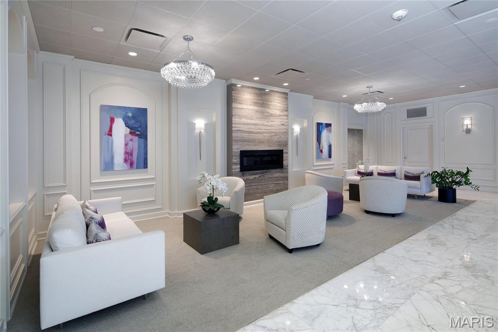 200 S Brentwood Boulevard Unit: 13A