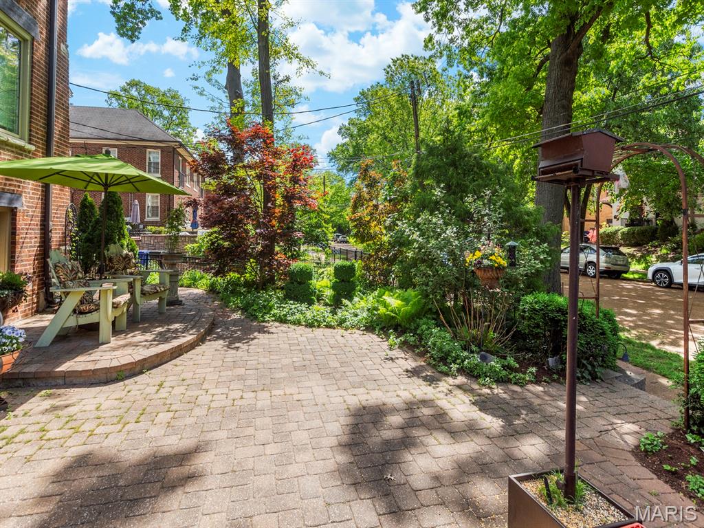 7398 Norwood Avenue Unit: 1W