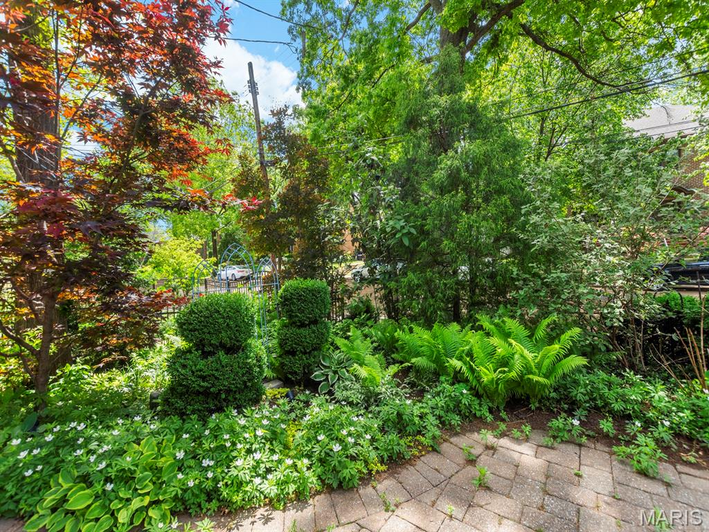 7398 Norwood Avenue Unit: 1W