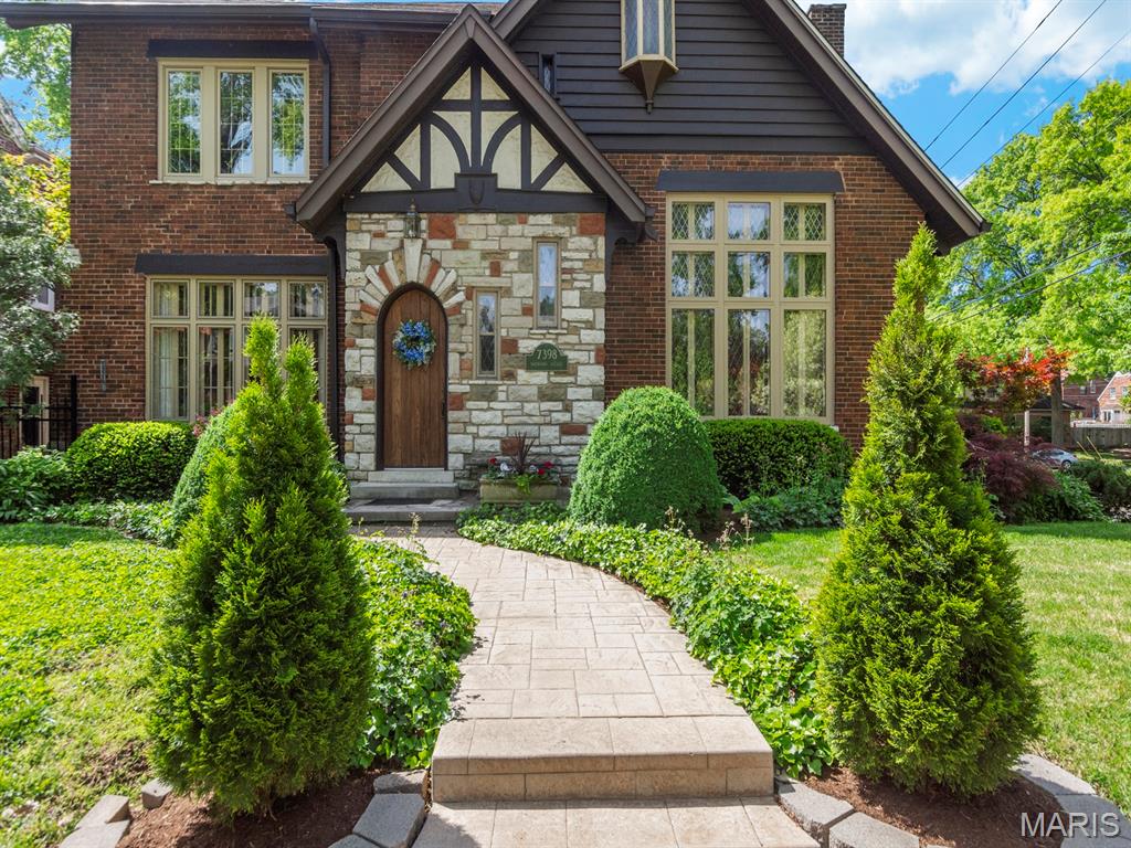 7398 Norwood Avenue Unit: 1W