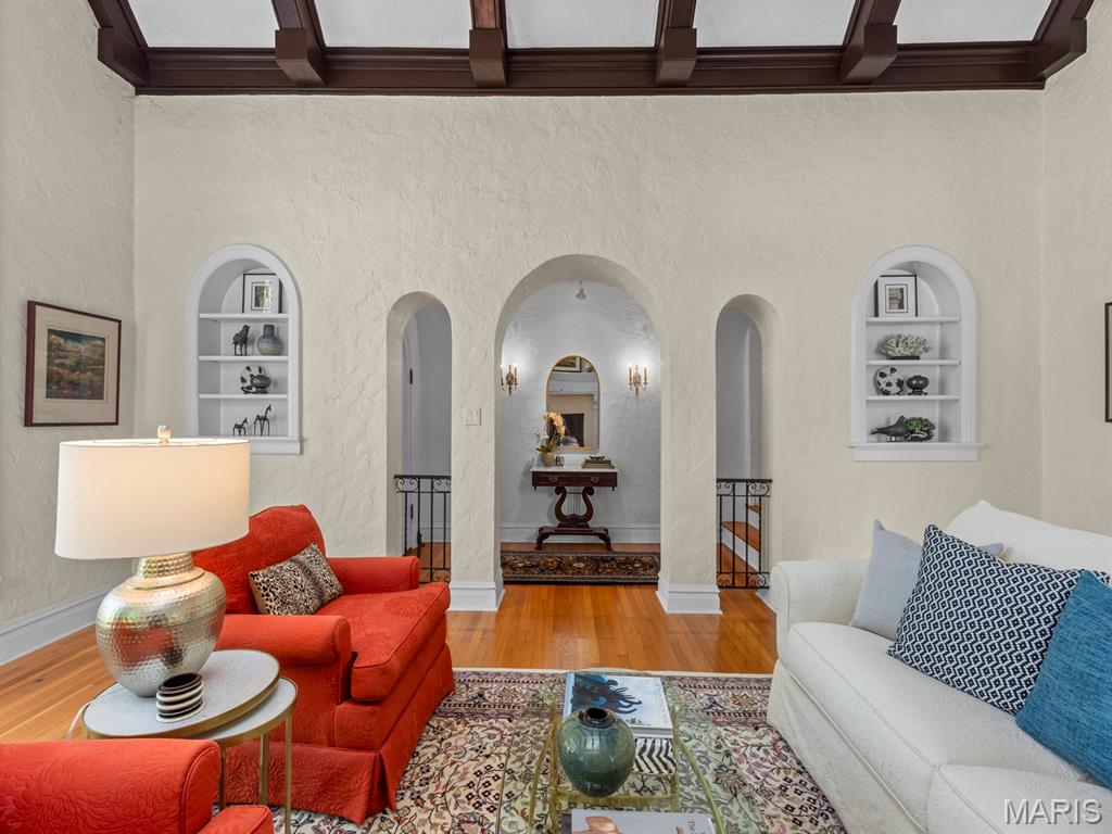 7398 Norwood Avenue Unit: 1W