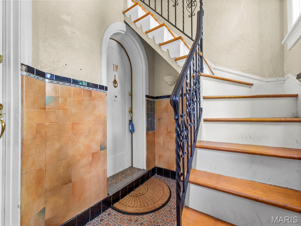 7398 Norwood Avenue Unit: 1W