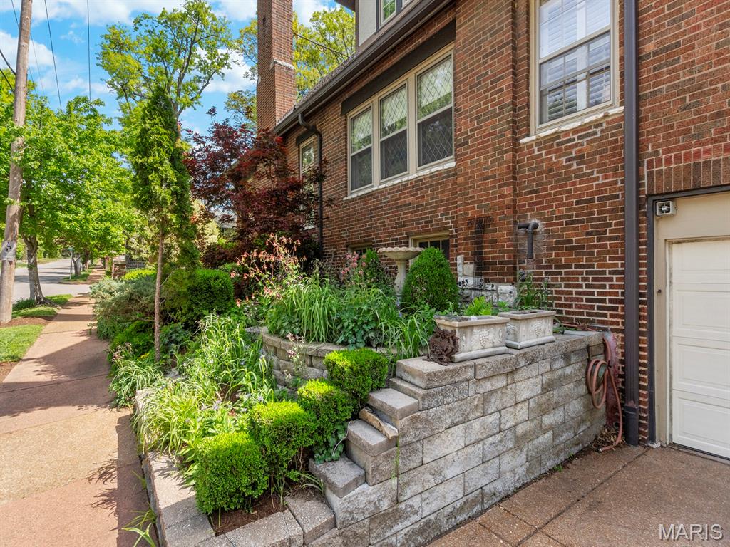 7398 Norwood Avenue Unit: 1W