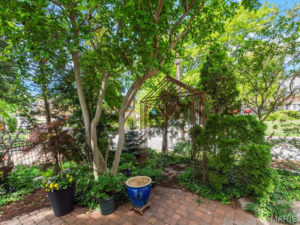 7398 Norwood Avenue Unit: 1W