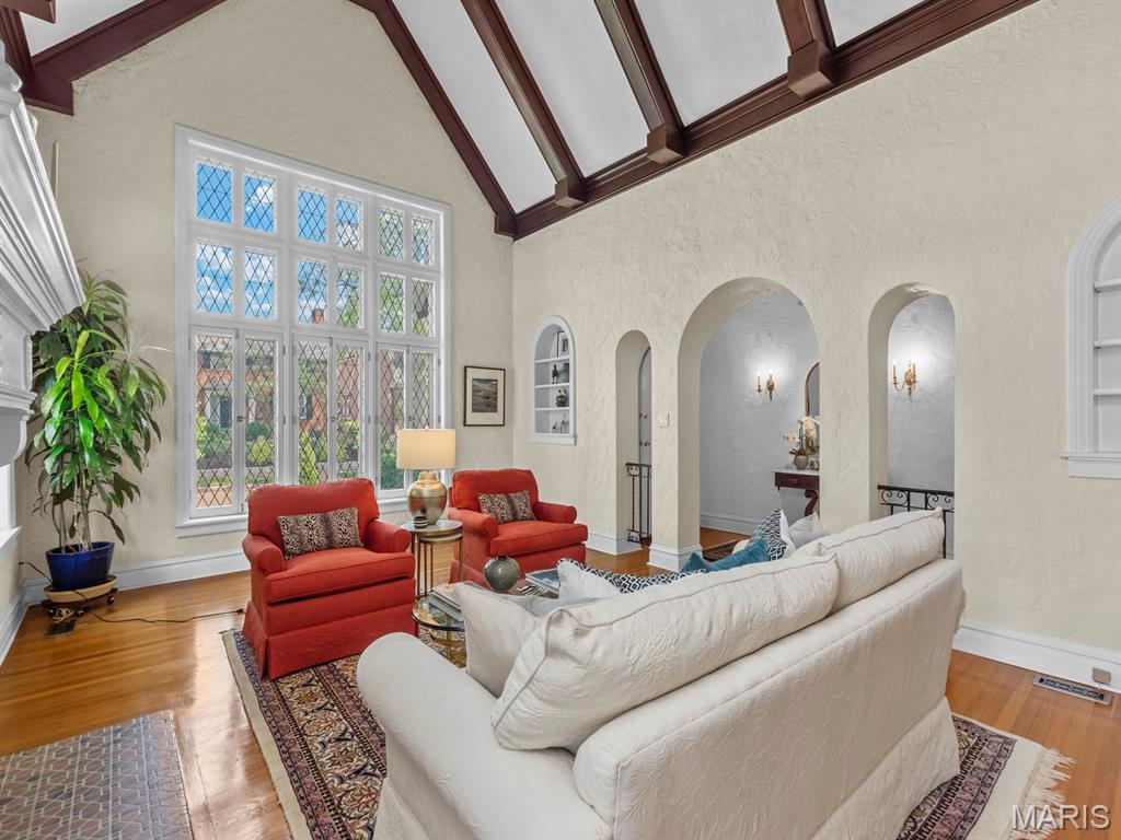 7398 Norwood Avenue Unit: 1W