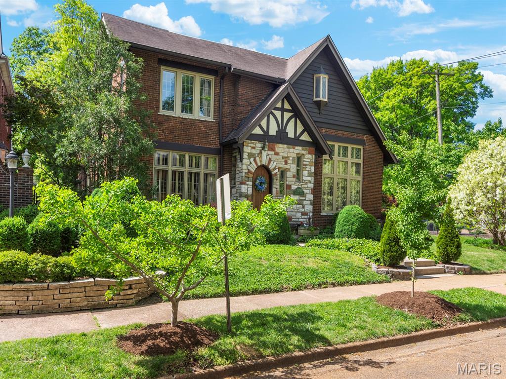 7398 Norwood Avenue Unit: 1W