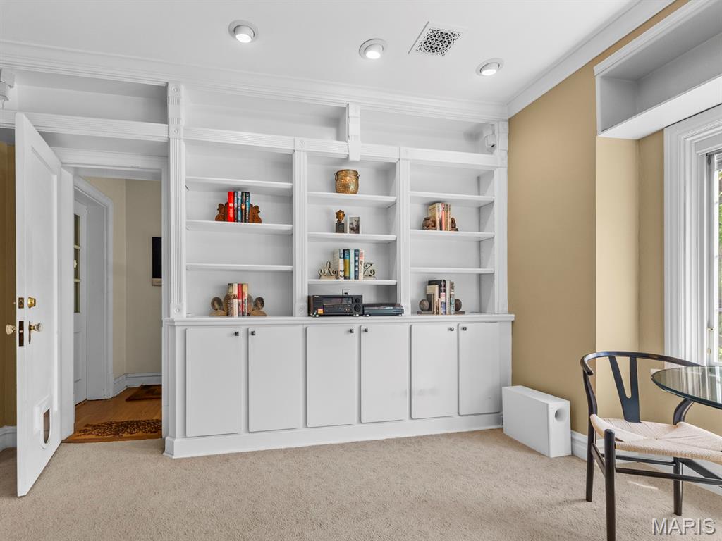 7398 Norwood Avenue Unit: 1W