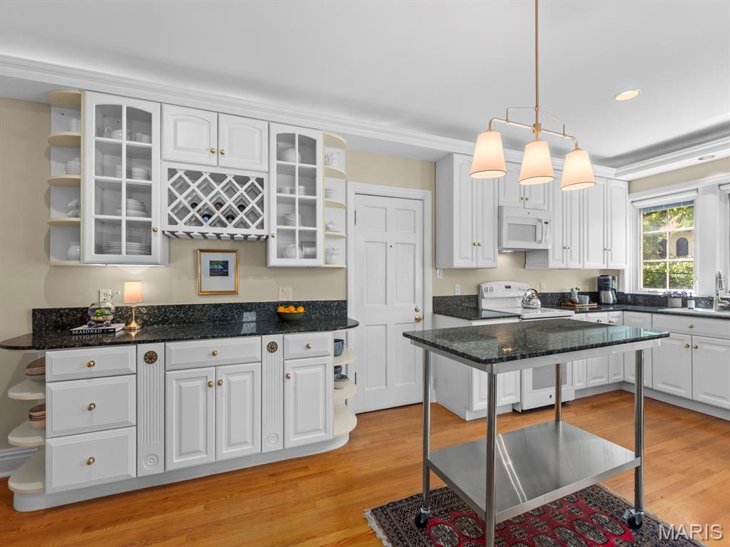 7398 Norwood Avenue Unit: 1W