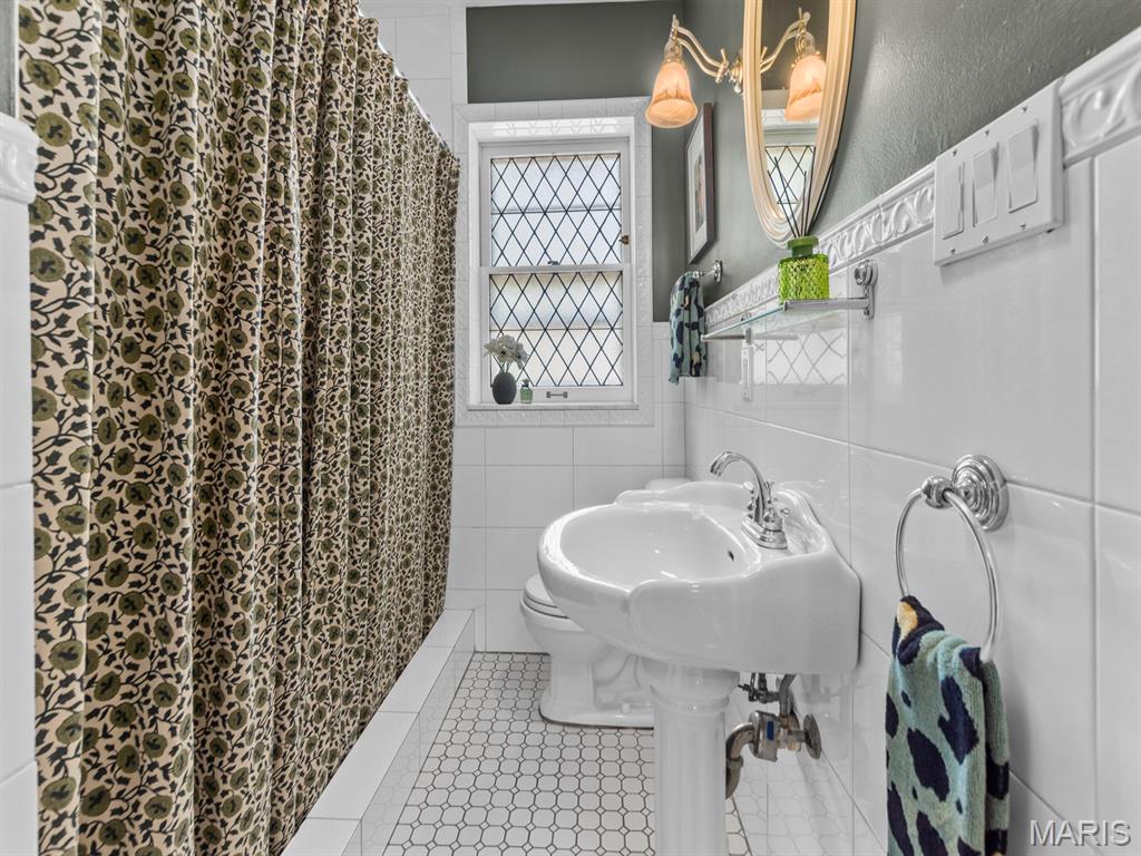 7398 Norwood Avenue Unit: 1W