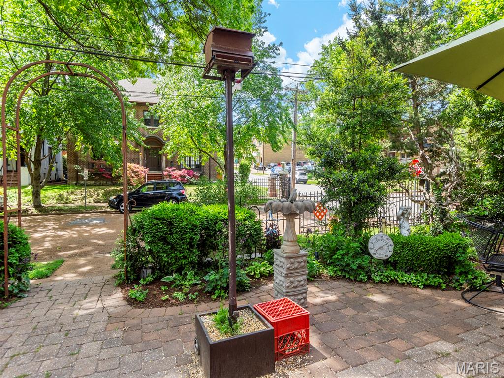 7398 Norwood Avenue Unit: 1W