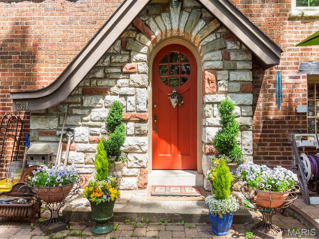 7398 Norwood Avenue Unit: 1W