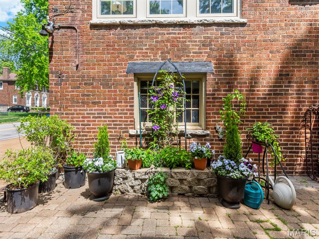 7398 Norwood Avenue Unit: 1W