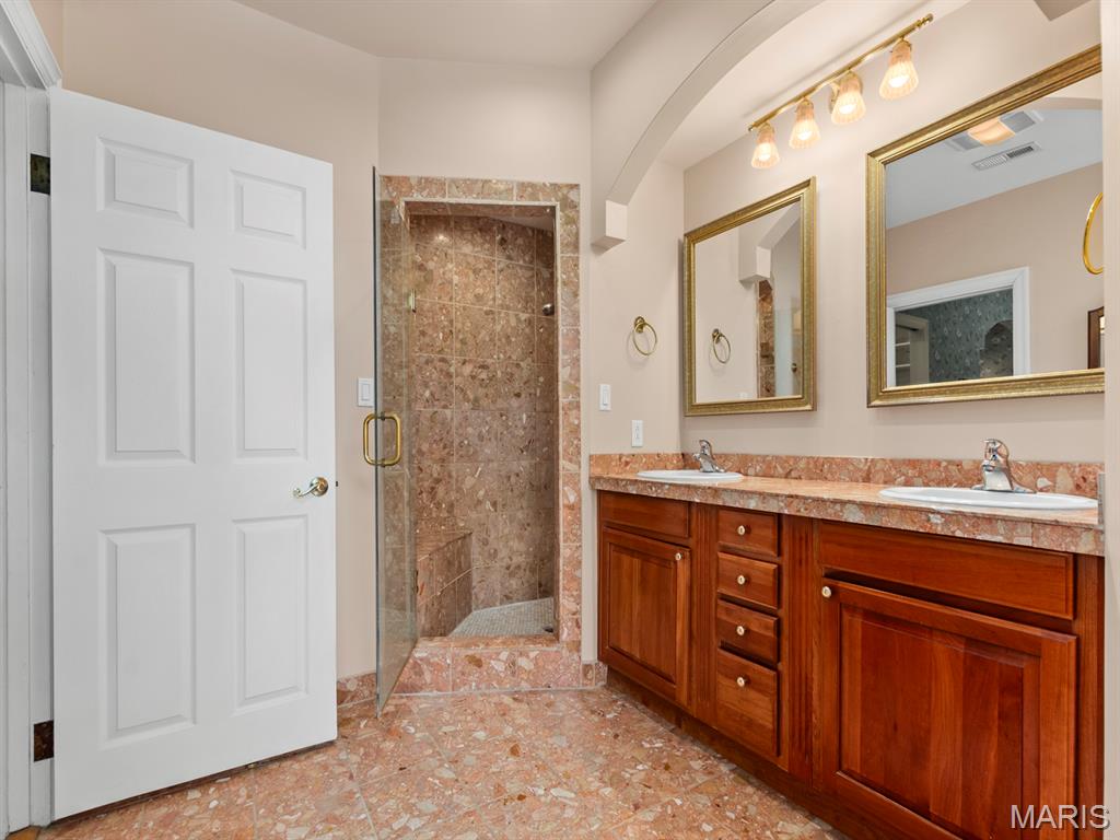 7398 Norwood Avenue Unit: 1W