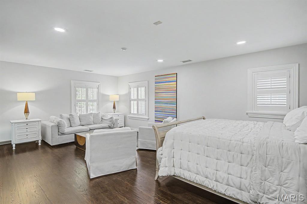 7 Greenbriar Drive