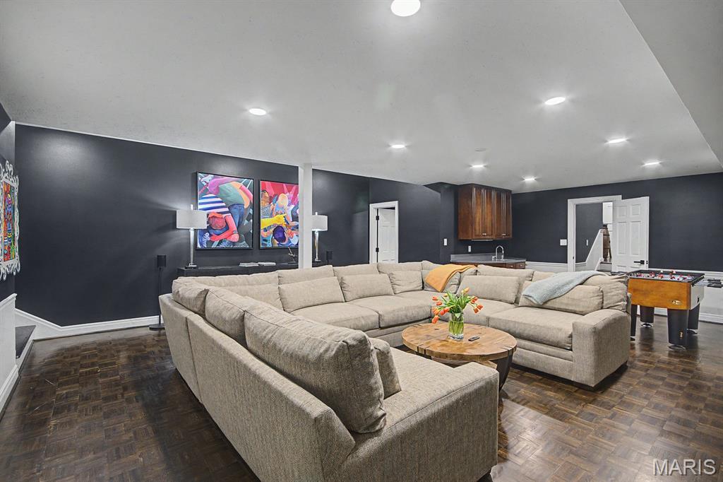 7 Greenbriar Drive
