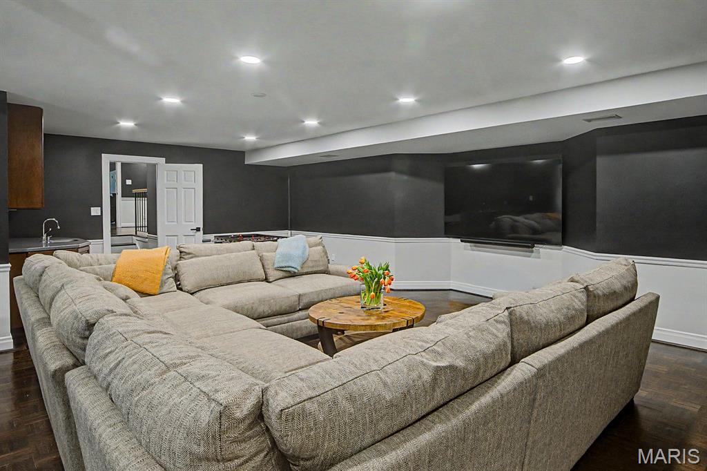 7 Greenbriar Drive
