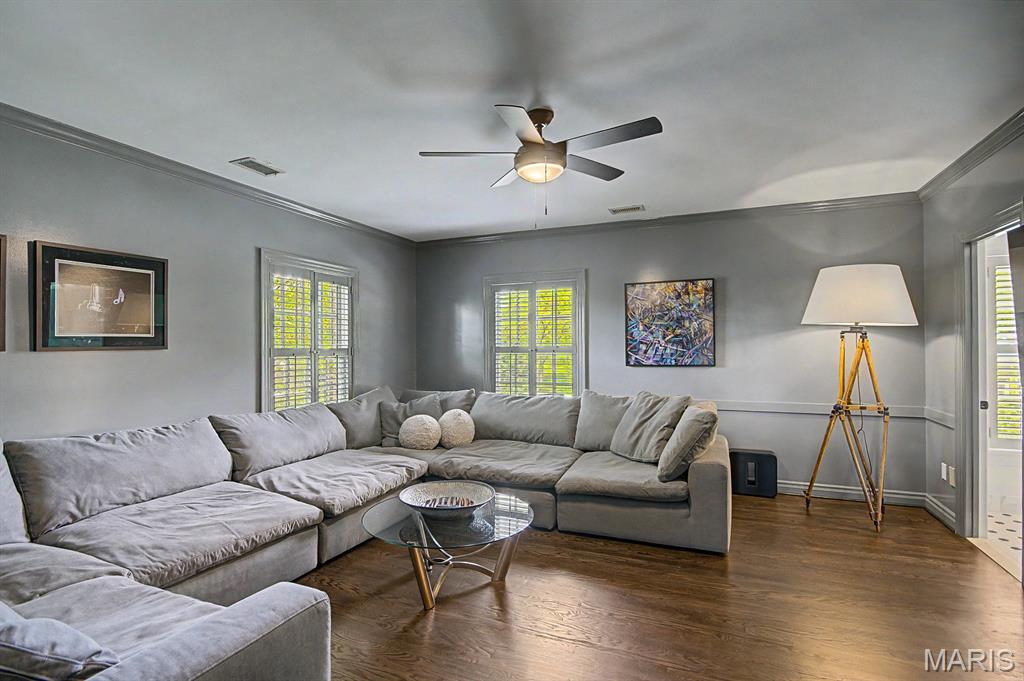7 Greenbriar Drive