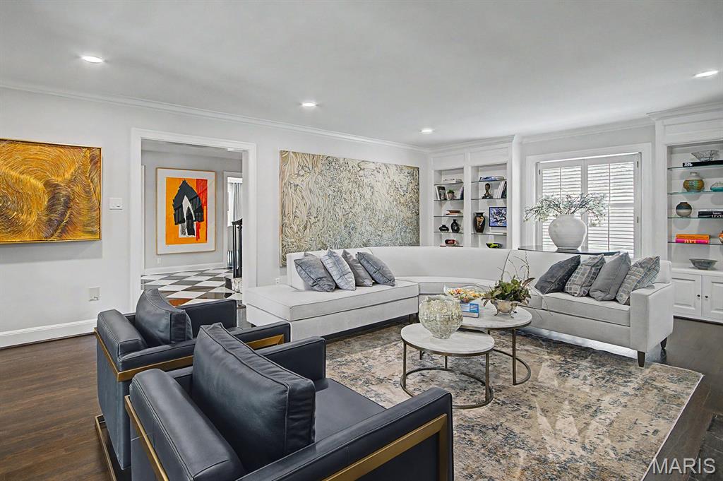 7 Greenbriar Drive