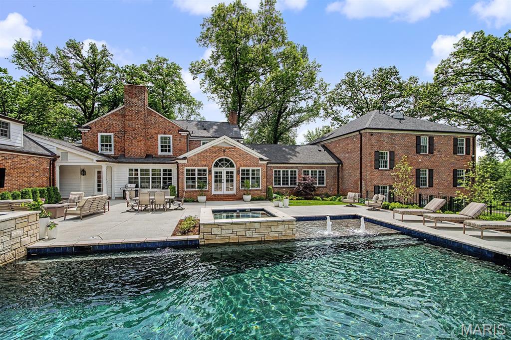 7 Greenbriar Drive