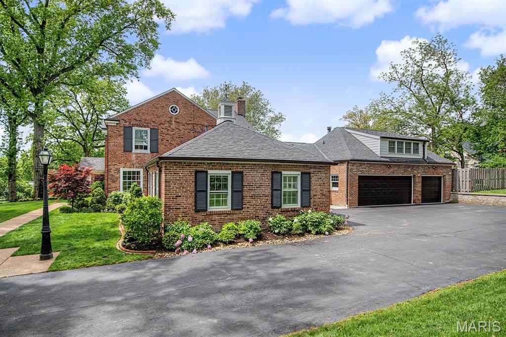 7 Greenbriar Drive