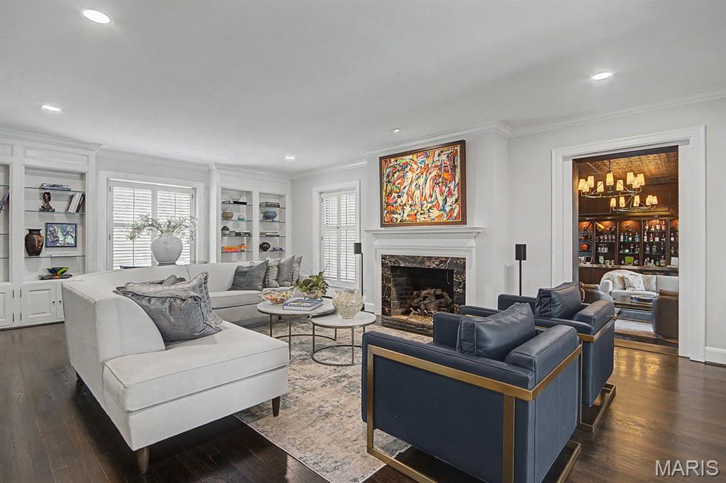 7 Greenbriar Drive