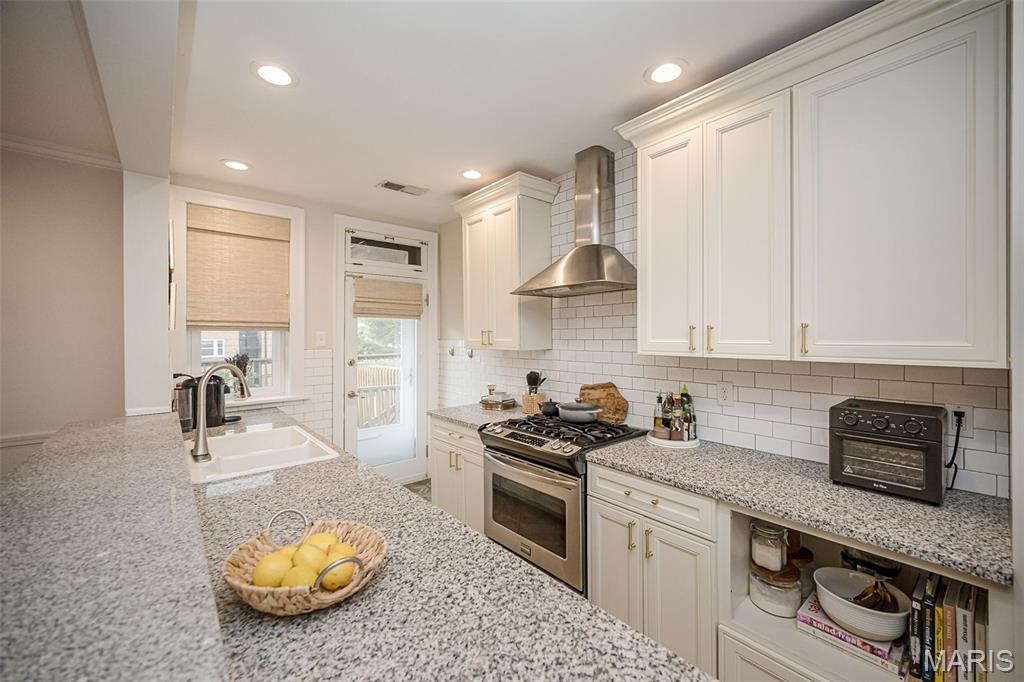 215 N Central Avenue Unit: 2S